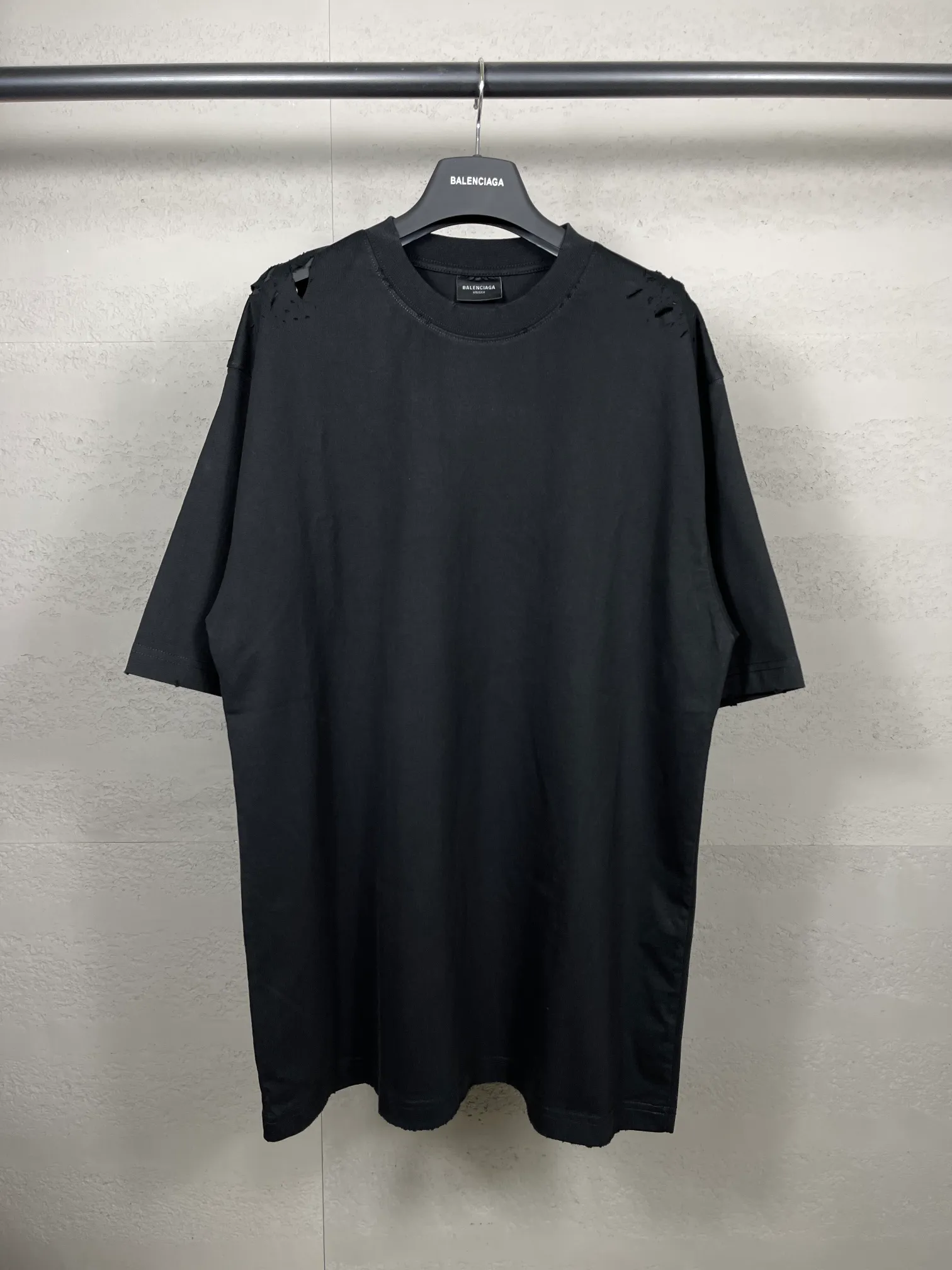 【 . Quality】BALENCI*GA/ . LOGO Series New Arrival T #2024New Arrival ， LOGO ， 。 ‼️ ， ， #2024 ZP 、 260 ， . ， 。 。Classic LOGO 。 ， 。 , OS . Same Style ：BL 223358 ：Black，Pink（Pink ） Size：XS L